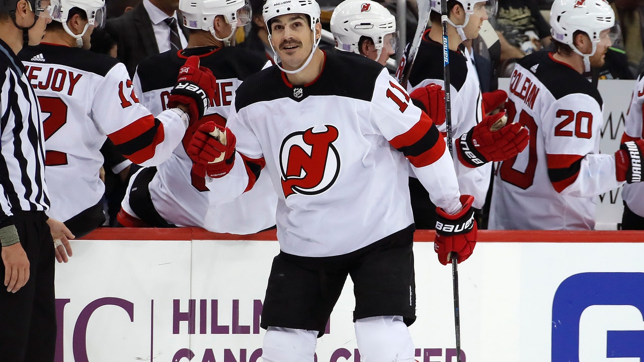 Boyle scores 3 times as Devils beat Penguins 5-1